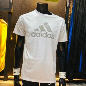 Camiseta Original Adidas Hombre • Blanca con Logo Reflectante • ¡Liquidación Única!